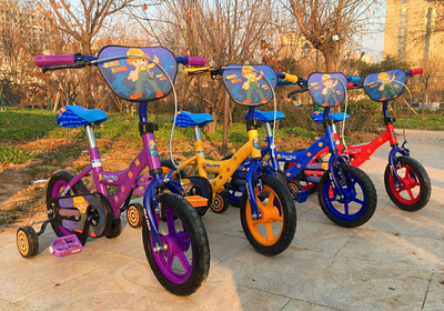 新款儿童自行平衡车童车小孩自行车儿童脚踏自行车